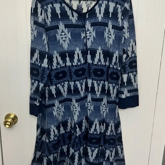 Ralph Lauren Blue and White Patterned Top - Picture 4 of 4